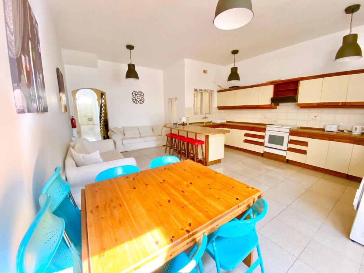 Butts Inn Annex Dormitory Hostel Ghajn il-Kbira  Luaran gambar